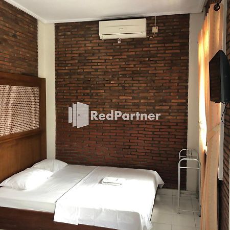 Rifka Annisa Guesthouse Syariah Redpartner Yogyakarta Exteriör bild