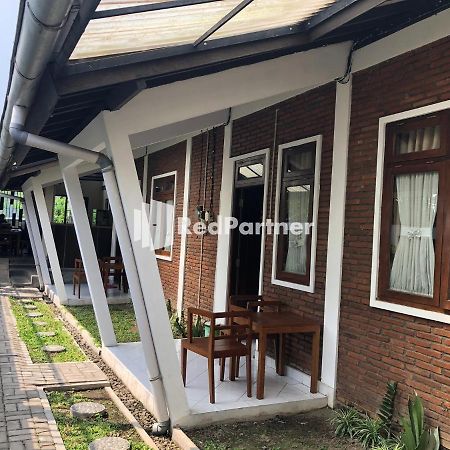 Rifka Annisa Guesthouse Syariah Redpartner Yogyakarta Exteriör bild