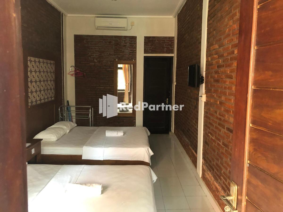 Rifka Annisa Guesthouse Syariah Redpartner Yogyakarta Exteriör bild
