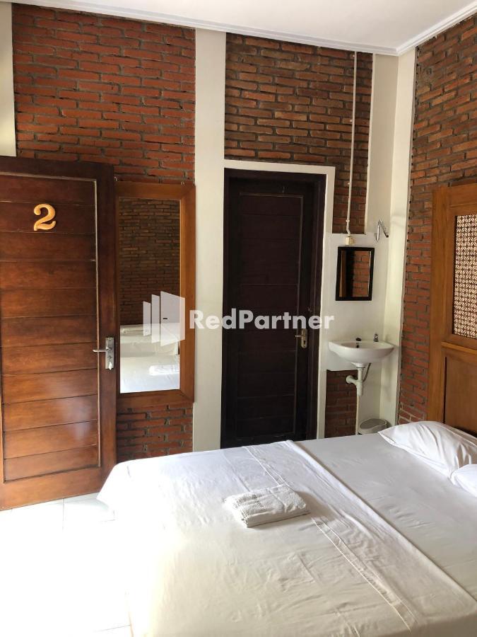 Rifka Annisa Guesthouse Syariah Redpartner Yogyakarta Exteriör bild