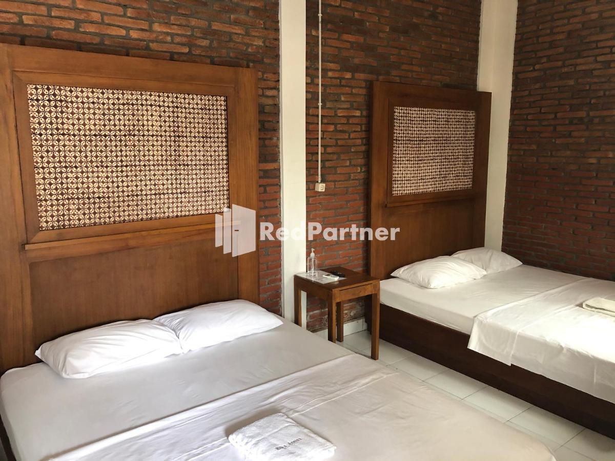 Rifka Annisa Guesthouse Syariah Redpartner Yogyakarta Exteriör bild