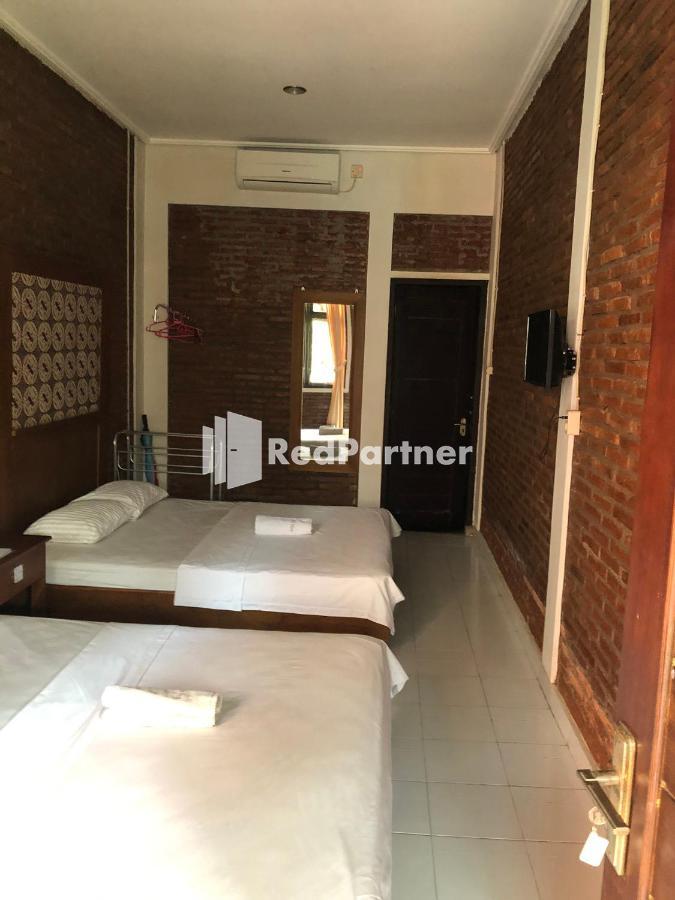 Rifka Annisa Guesthouse Syariah Redpartner Yogyakarta Exteriör bild