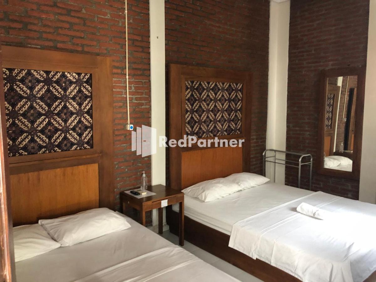 Rifka Annisa Guesthouse Syariah Redpartner Yogyakarta Exteriör bild