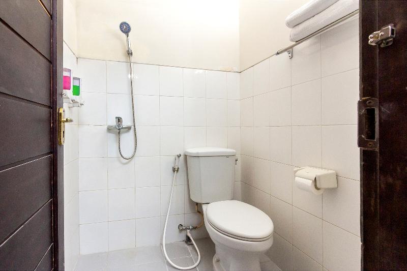 Rifka Annisa Guesthouse Syariah Redpartner Yogyakarta Exteriör bild